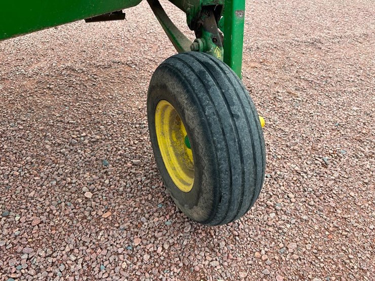 john-deere-820-image-21