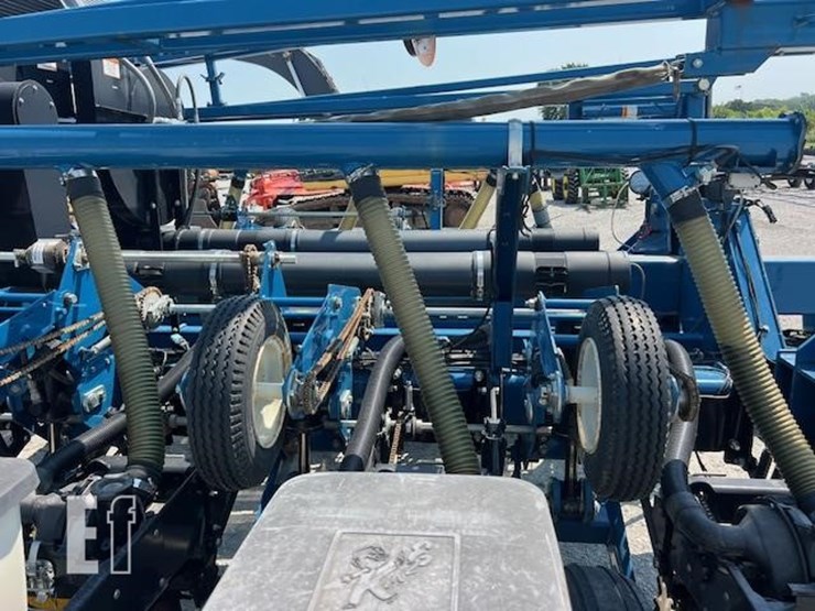 2008-kinze-3800sds-image-19