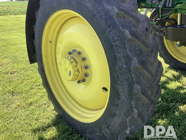 2020-john-deere-r4038-image-16