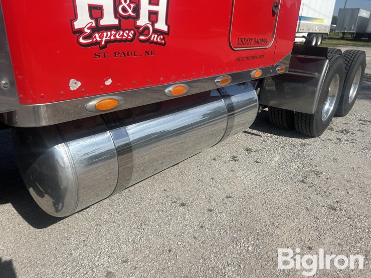 2008-peterbilt-389-image-12