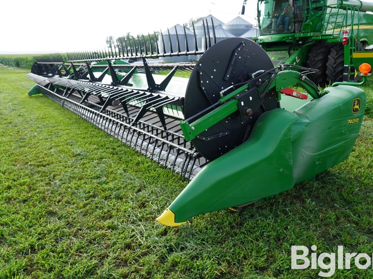 2019-john-deere-740fd-image-1