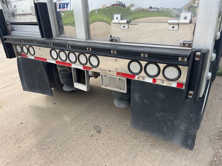 2021-eby-livestock-trailer-image-40