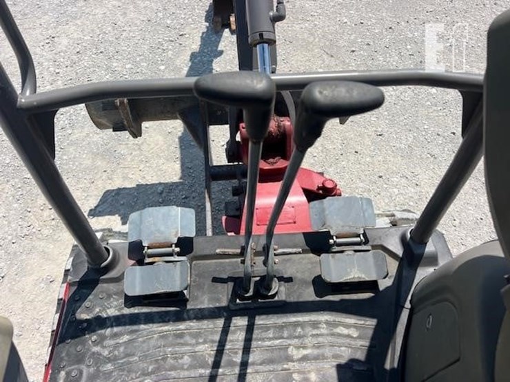 takeuchi-tb216-image-26