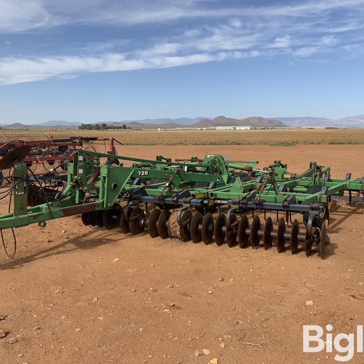 JOHN DEERE 726
