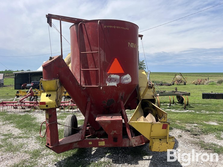 new-holland-353-image-6