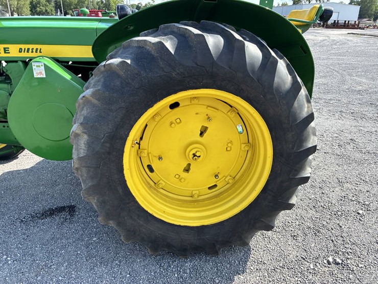 1958-john-deere-820-image-35