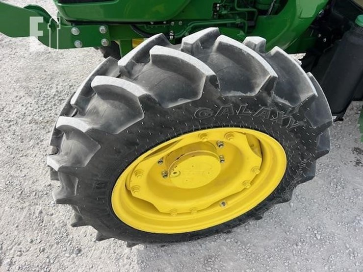 2023-john-deere-5075e-image-27