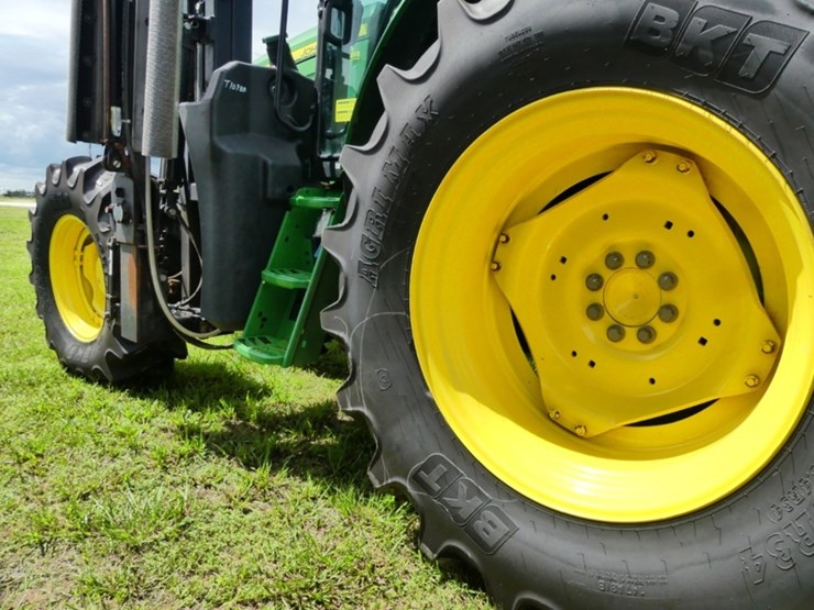 2024-john-deere-6110m-image-9