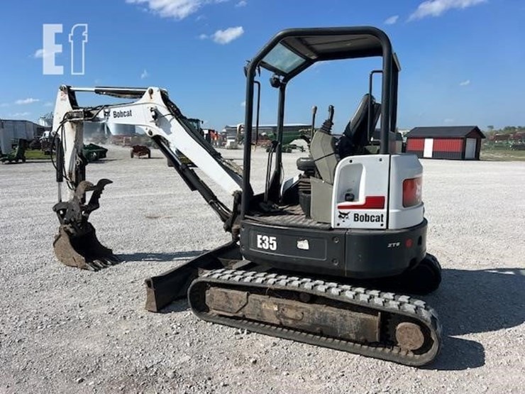 2010-bobcat-e35-image-3