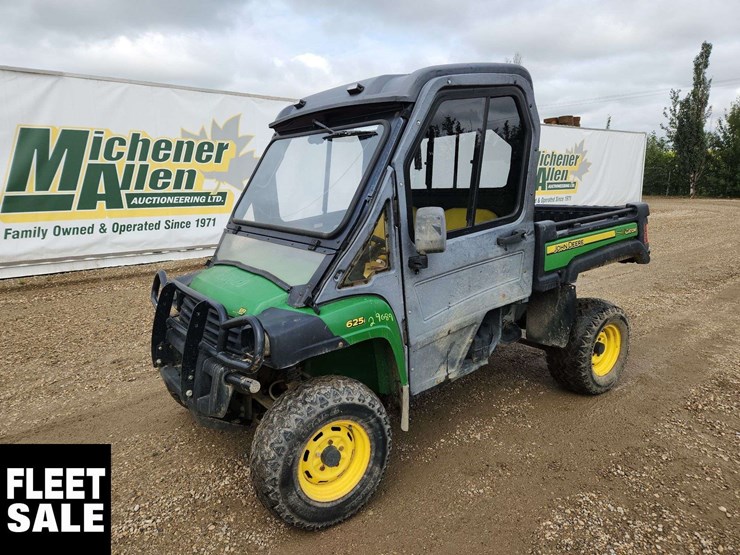 2015-john-deere-gator-image-1