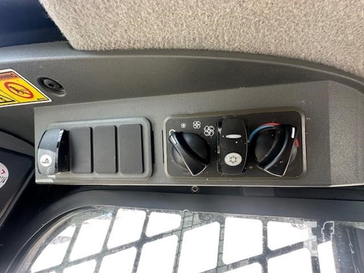 2013-caterpillar-287c2-image-17