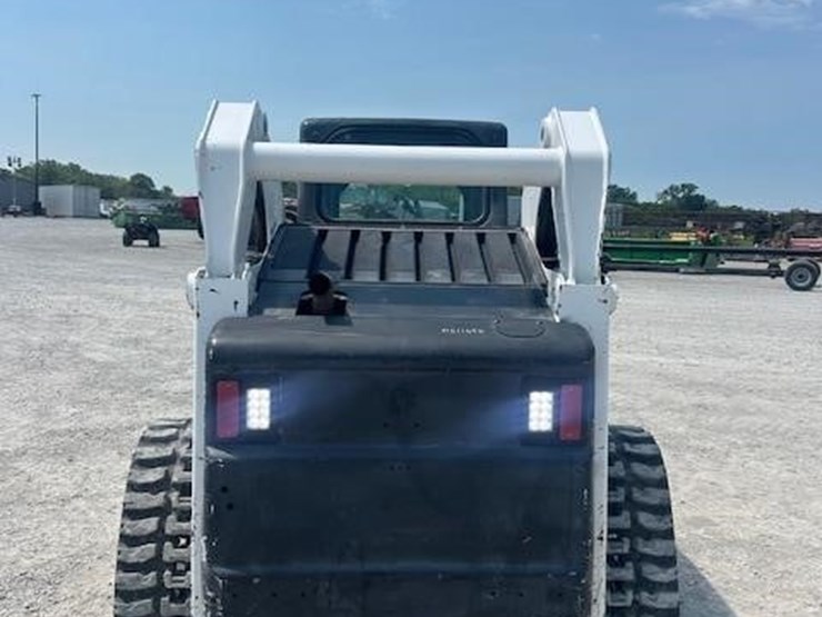 2007-bobcat-t300-image-5