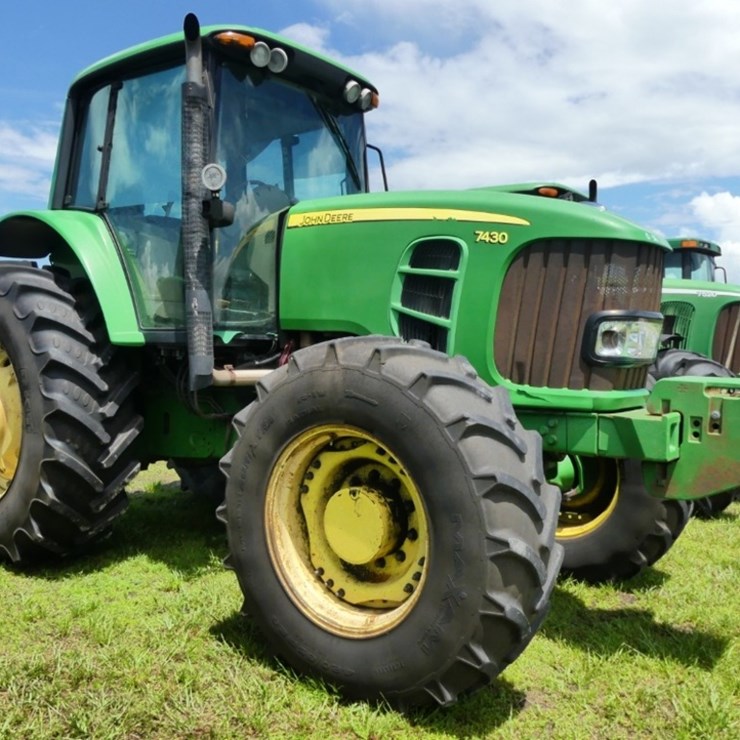 JOHN DEERE 7430