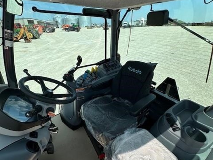 2023-kubota-m7-154-deluxe-image-23