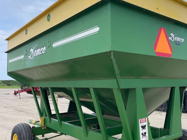 demco-325-image-7