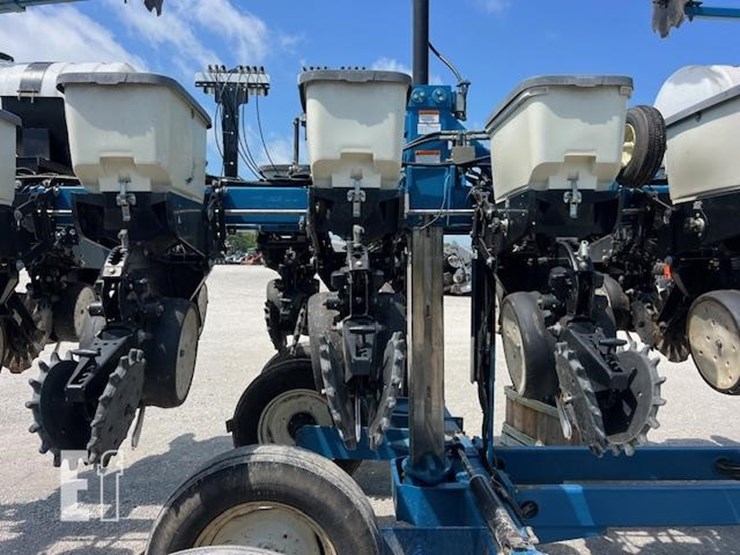 2001-kinze-3500-image-18