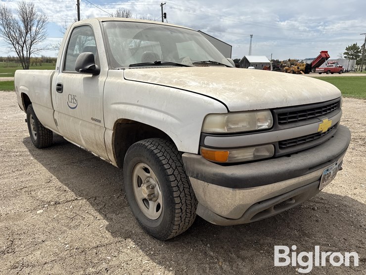 2002-chevrolet-silverado-1500-image-3