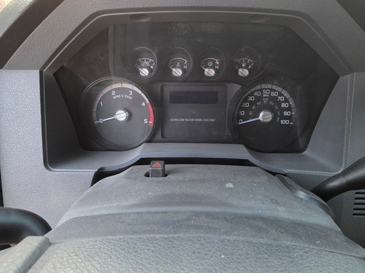 2010-ford-f550-image-61