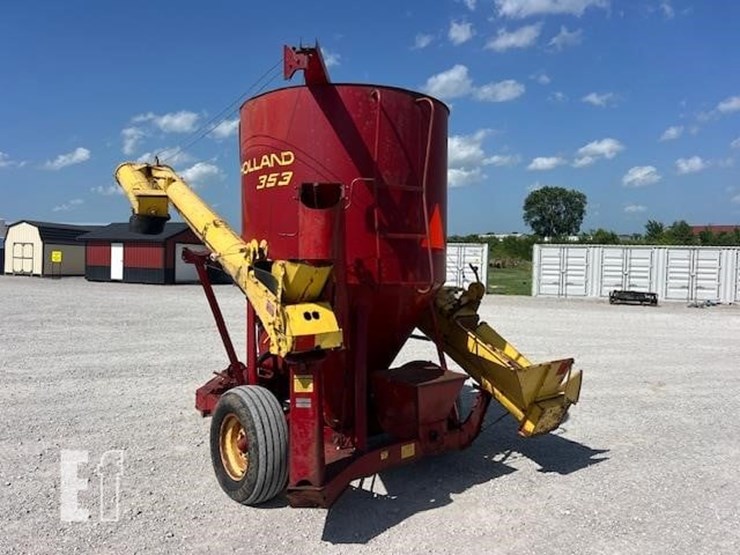 new-holland-353-image-3