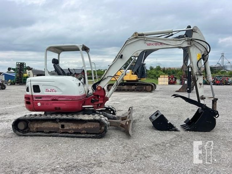 takeuchi-tb260-image-9