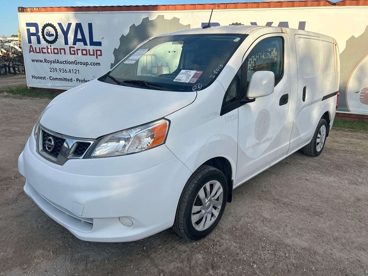 2016-nissan-nv200-image-1