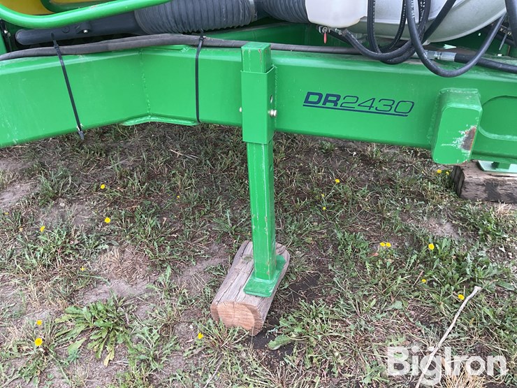 2013-john-deere-dr24-image-13