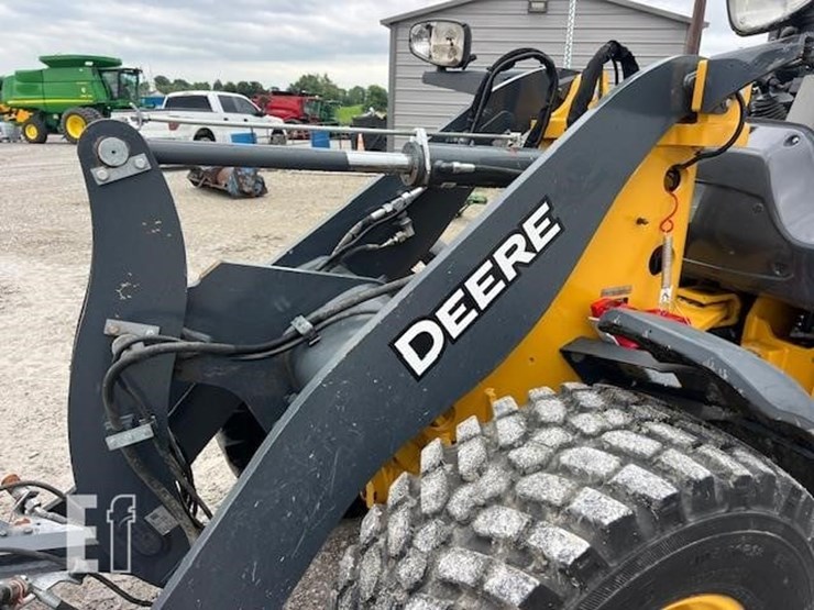 2020-deere-204l-image-13