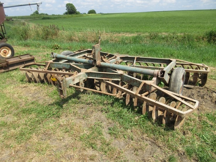 john-deere-12-image-1