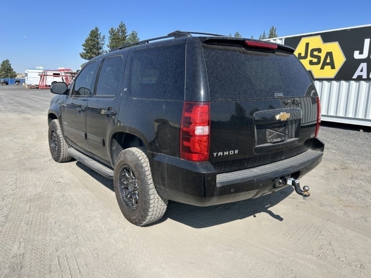 2012-chevrolet-tahoe-lt-image-3