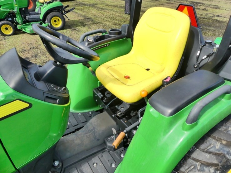 john-deere-3025e-image-9