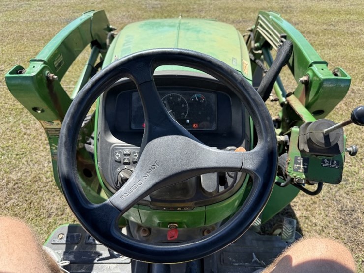 john-deere-3025e-image-11