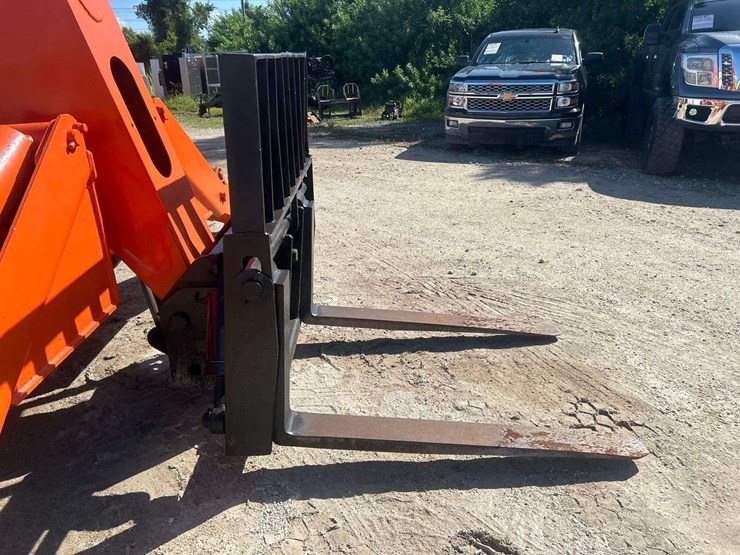 lull-highlander-1044c-54-series-ii-10,000lb-4x4-rough-terrain-telehandler-image-25
