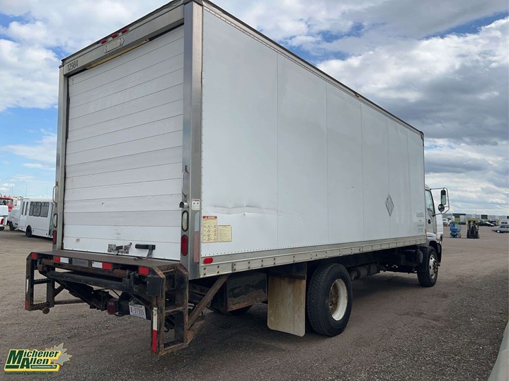 2005-gmc-t7500-image-3