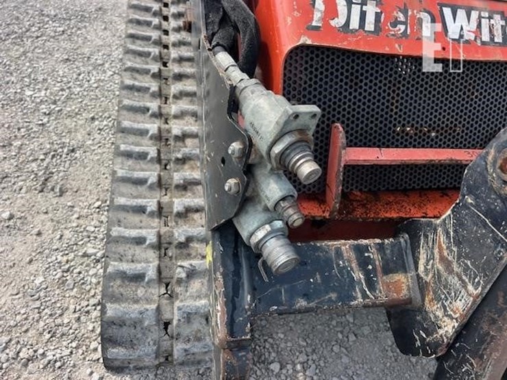 2019-ditch-witch-sk800-image-12