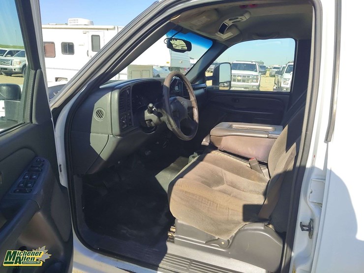 2007-chevrolet-silverado-2500hd-image-13
