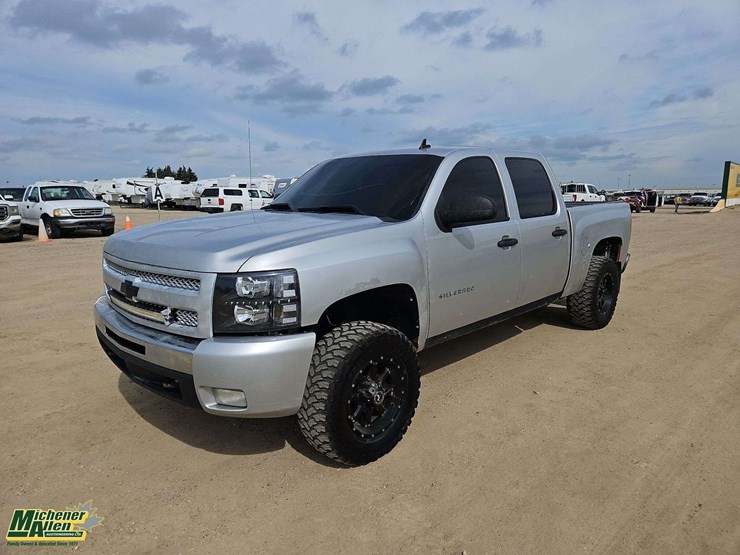 2010-chevrolet-silverado-1500-image-1