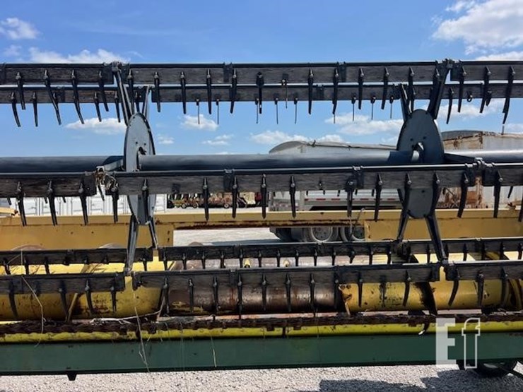 new-holland-tr85-image-85