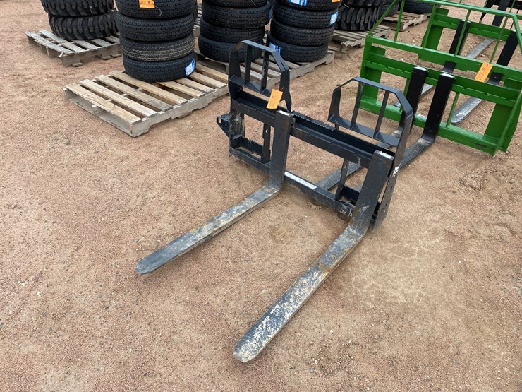 bobcat-pallet-fork-image-1
