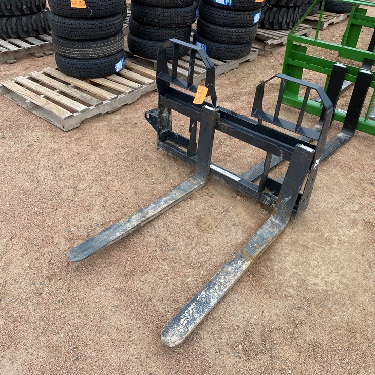 BOBCAT PALLET FORK