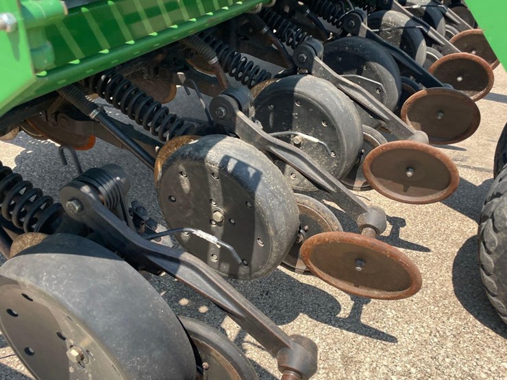 john-deere-1590-image-46