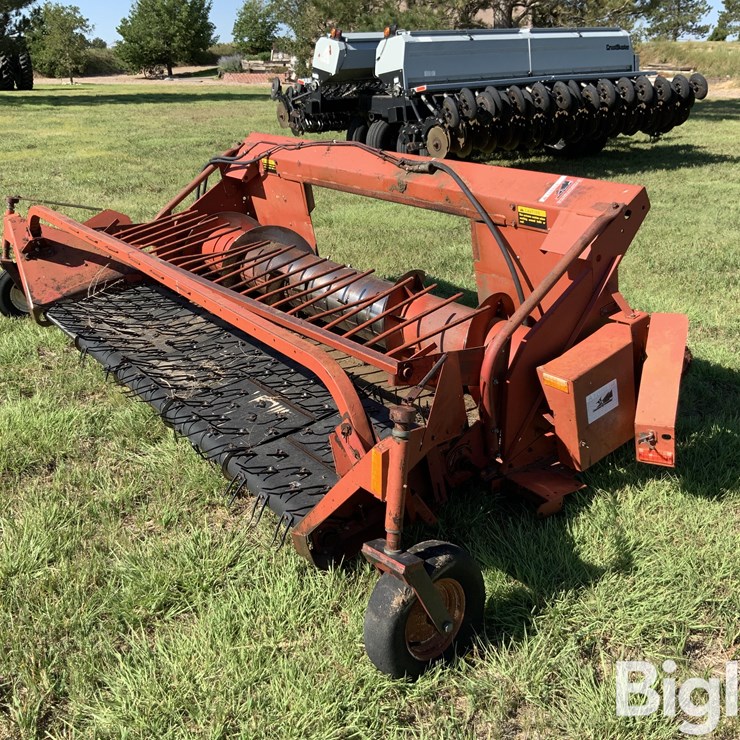 INTERNATIONAL 810
