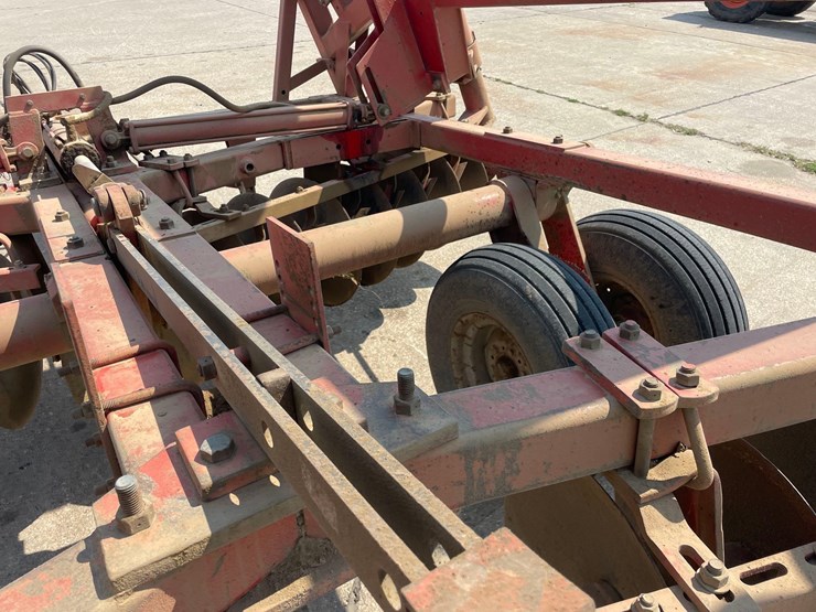 massey-ferguson-820-image-23