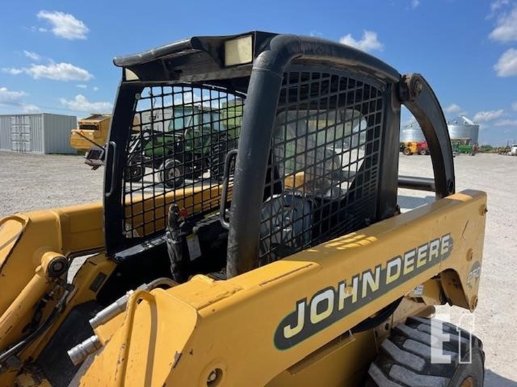 deere-250-image-18