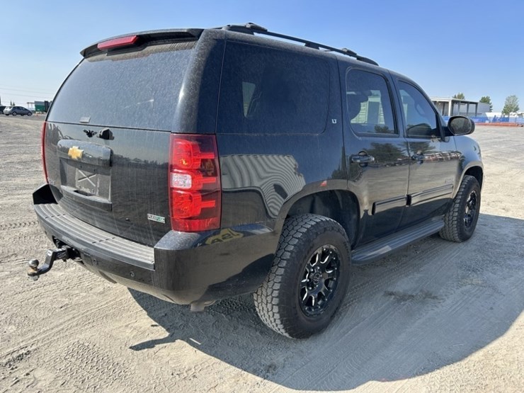 2012-chevrolet-tahoe-lt-image-5