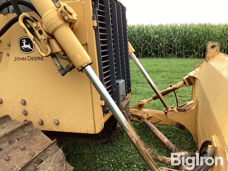 2003-deere-850c-lt-image-16