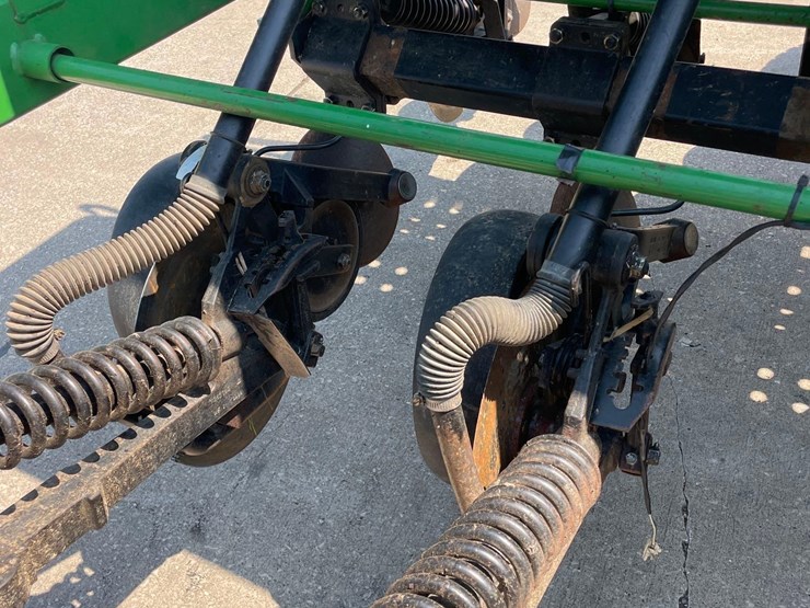 john-deere-1590-image-37