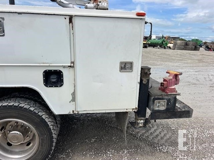 2008-ford-f550-image-33