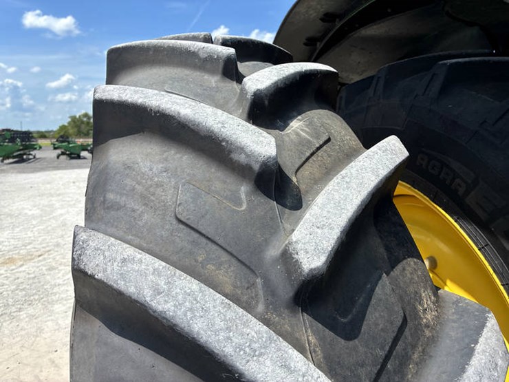 2018-john-deere-8400r-image-55