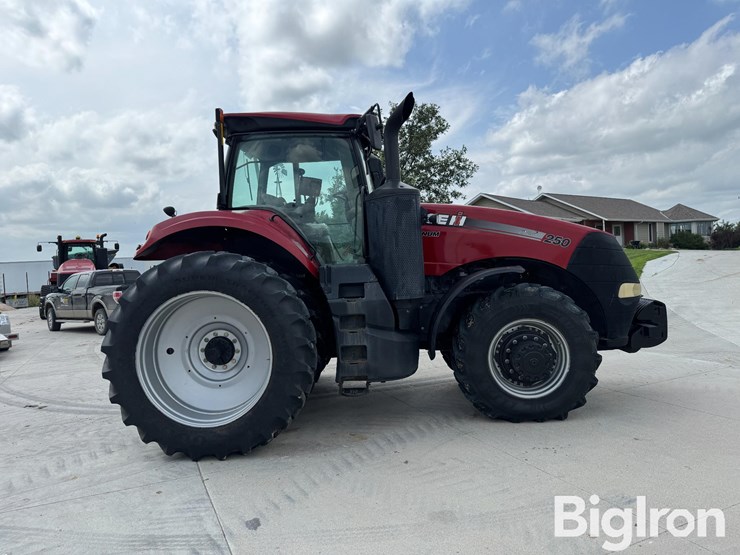 2018-case-ih-magnum-250-image-4