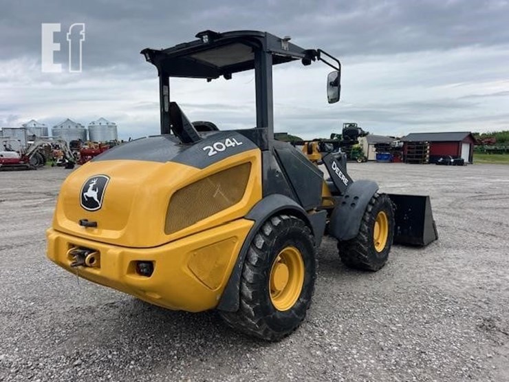 2020-deere-204l-image-6